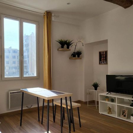 Studio Sur Le Port De Тулон Экстерьер фото